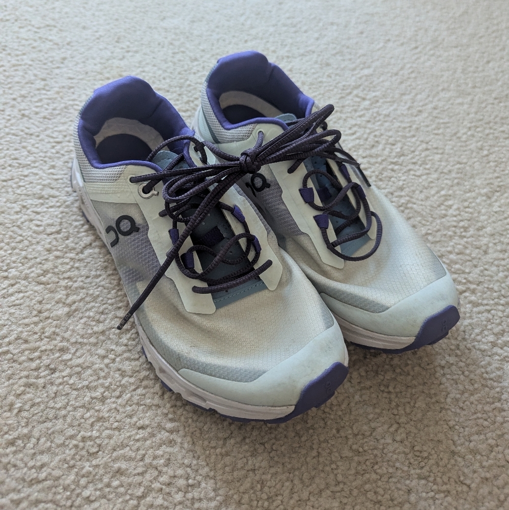 On Cloud Running White and Purple Sneakers